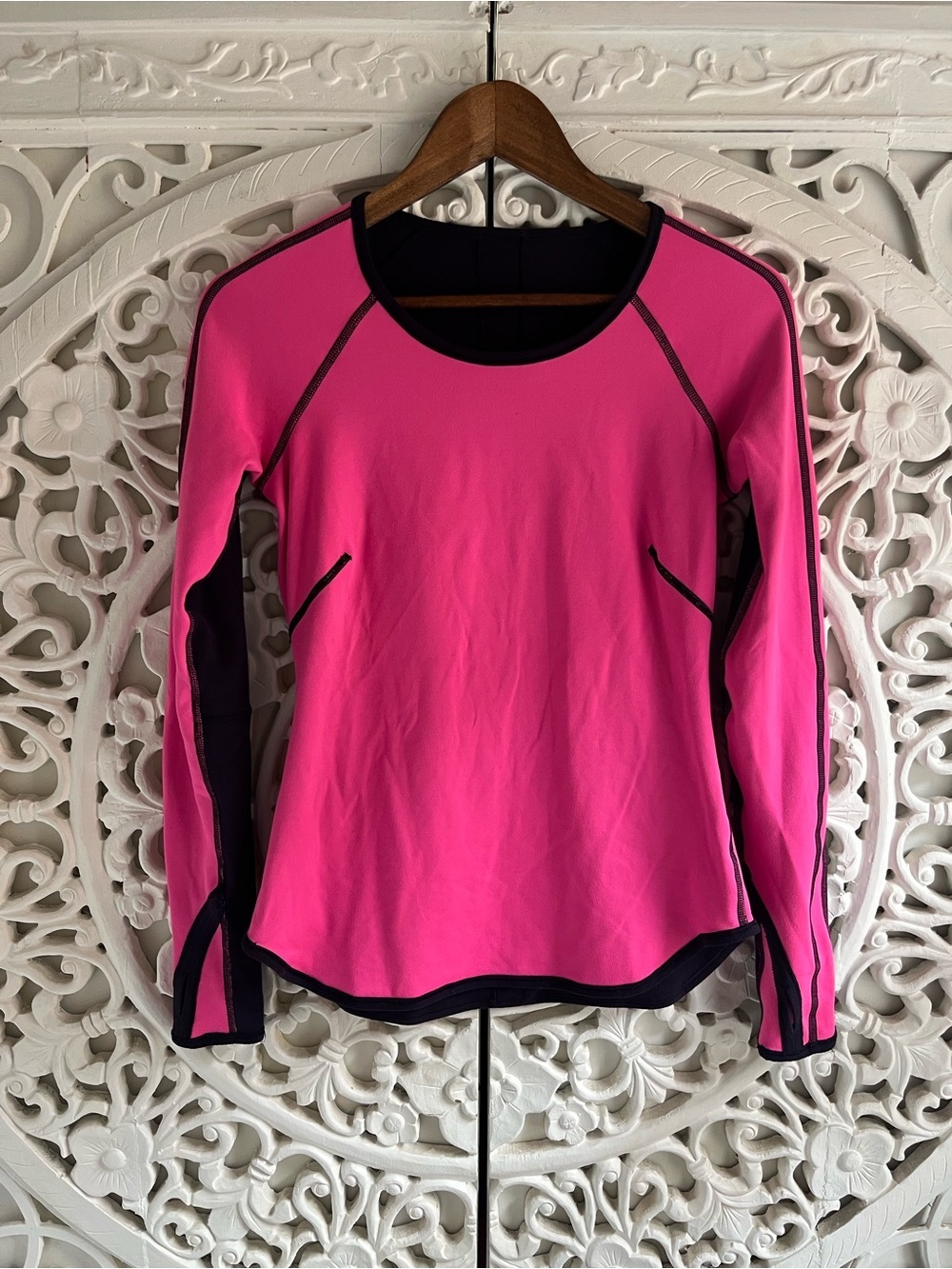 Lululemon Reversible Pink Black Long Sleeve Running Top Thumbholes Size 6